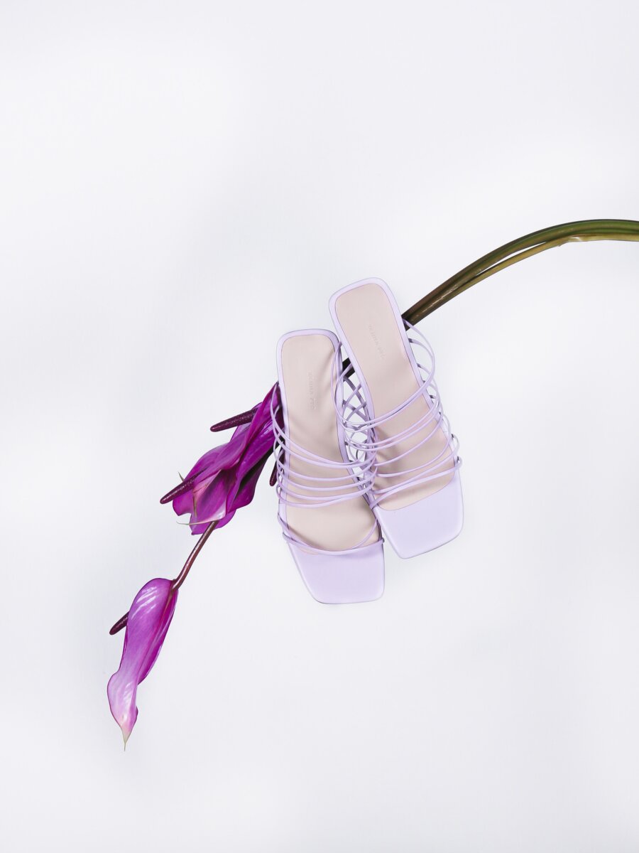 Lilac leather sandals