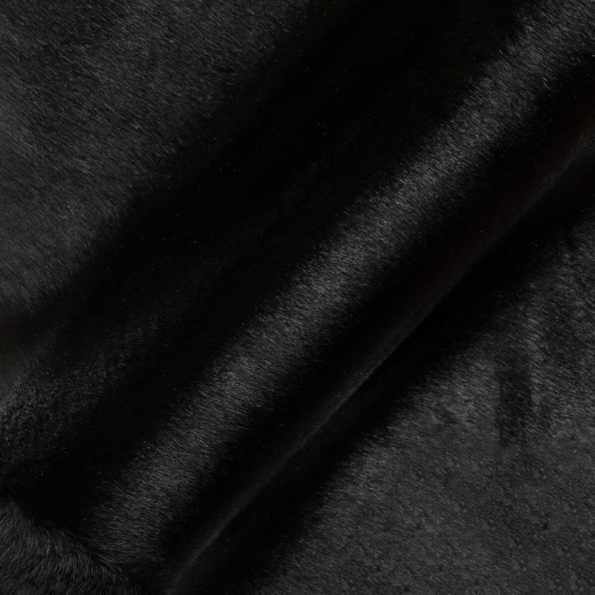 Pelle di cavallino su vitello, selezione accessori e capi d&#039;abbigliamento