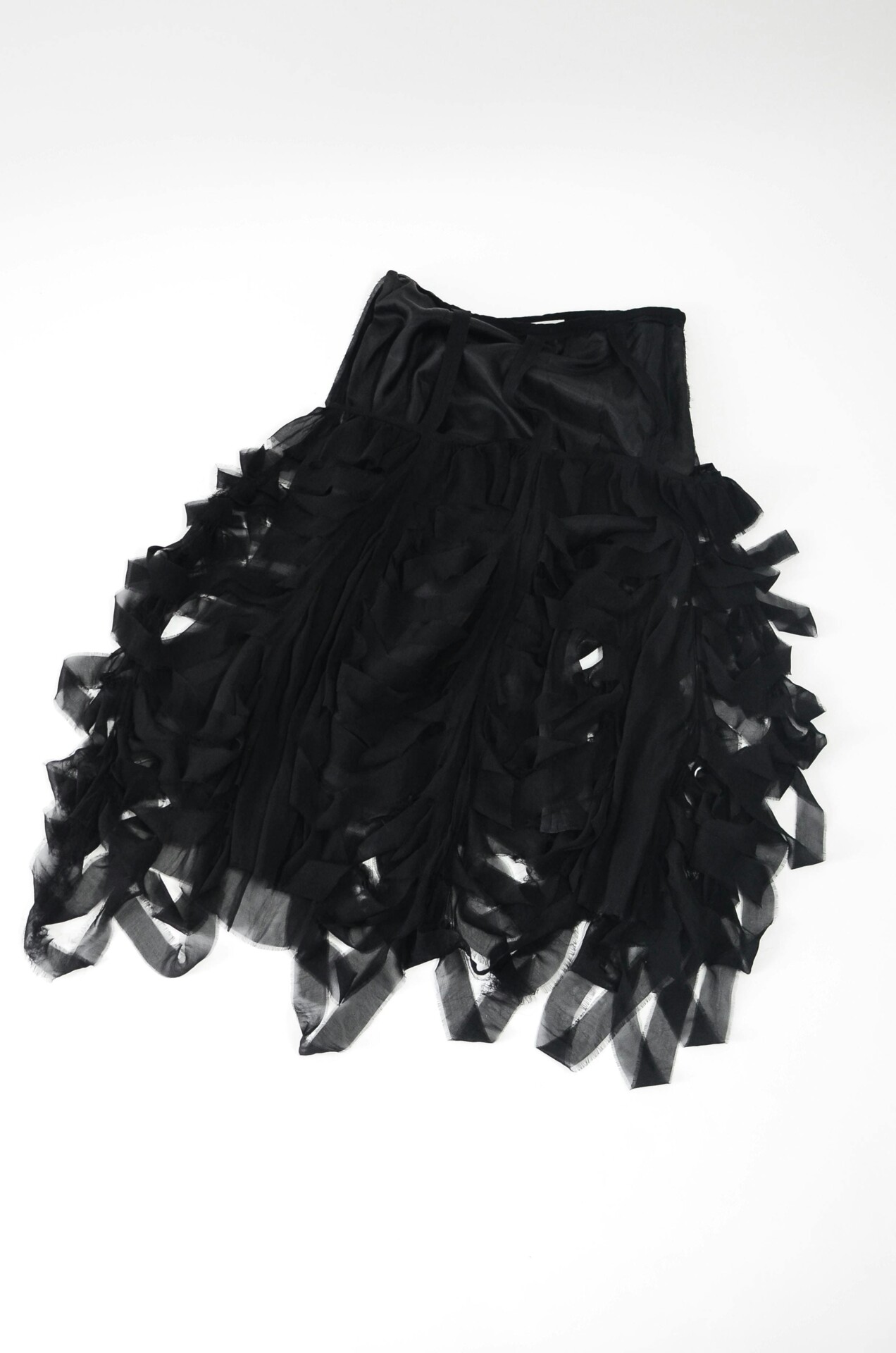 Light gauze fringes black skirt