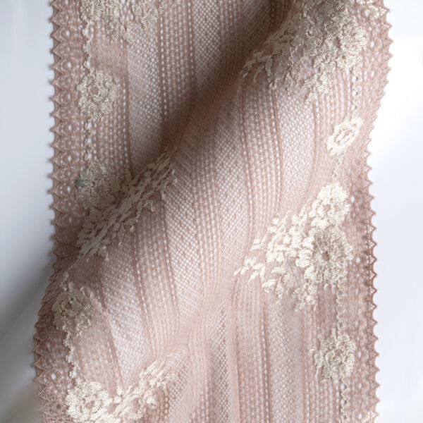 Bicolor lace trim