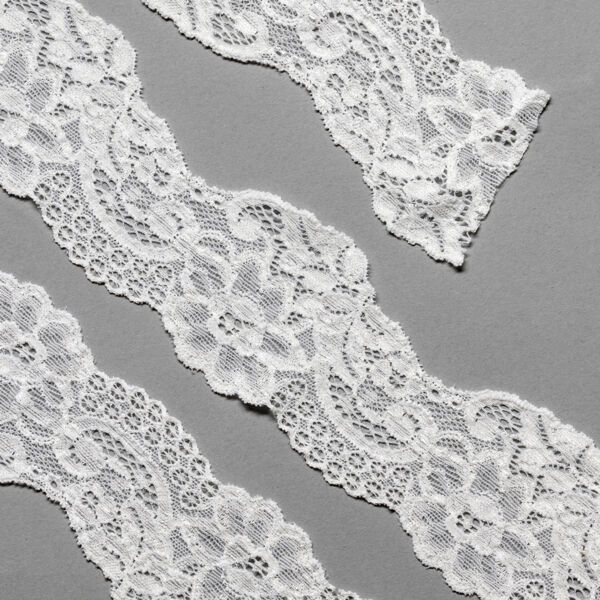 Floral border lace trim