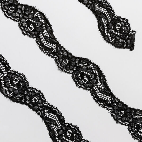 Floral lace trim